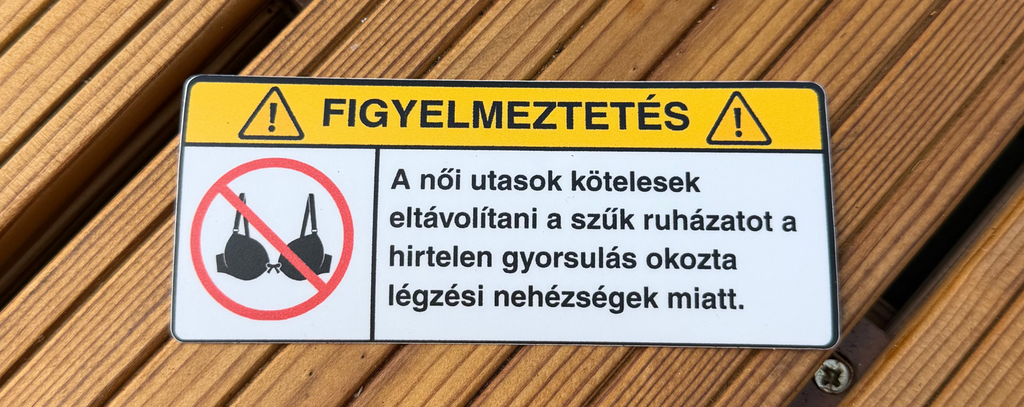 FIGYELMEZTETÉS: Szűk Ruházat